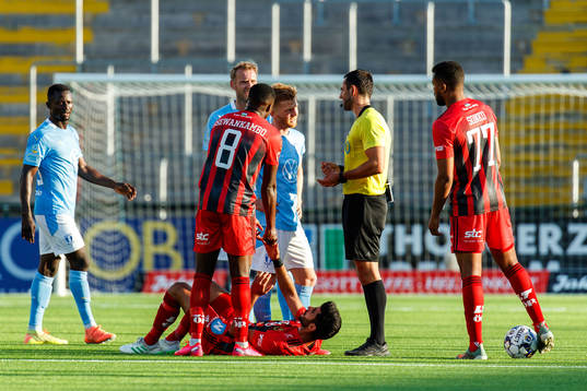 Östersunds Rewan Amin har ont