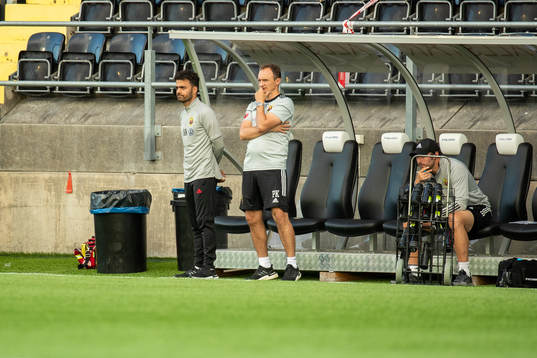 Östersunds assisterande tränare Amir Azrafshan och