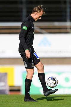 Varbergs Alexander Johansson före fotbollsmatchen i