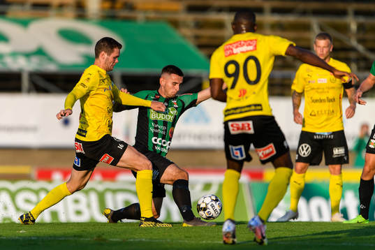 Mjällbys Jacob Bergström och Varbergs Erion Sadiku