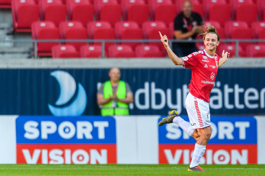 Kalmars Isak Magnusson jublar