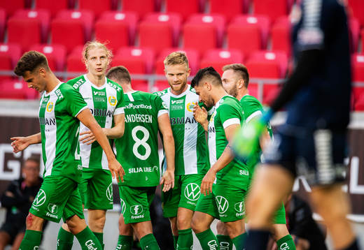 Hammarbys Paulinho jublar med lagkamrater