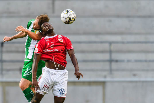 Hammarbys Mads Fenger Nielsen och Kalmars York Rafael