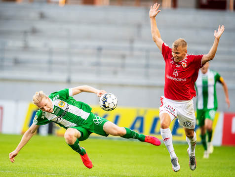 I denna situation blir Kalmars Sebastian Ring utvisad