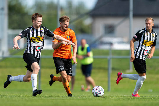 Torns Rebin Asaad mot Landskronas Dennis Olofsson och