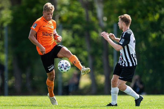 Torns Tobias Karlsson och Landskronas Dennis Olofsson