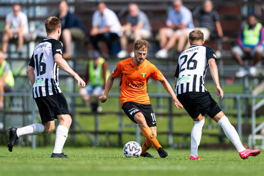 Torns Rebin Asaad mot Landskronas Dennis Olofsson och