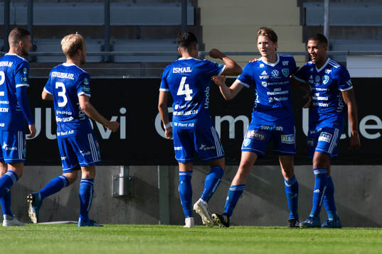 Umeås Mikael Wikström jublar