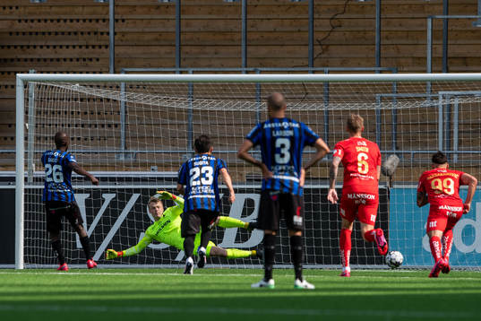Sirius Mohammed Khalid Saeid för 2-1 på straff