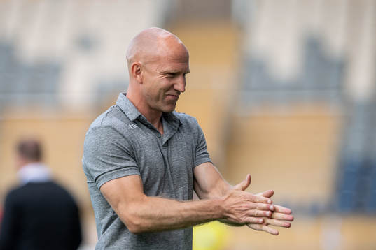 Sirius tränare Henrik Rydström jublar