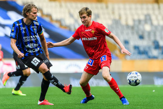 Sirius Tim Björkström och IFK Norrköpings Ísak Bergmann