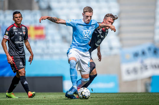 Malmö FFs Sören Rieks mot Kalmars Viktor Elm
