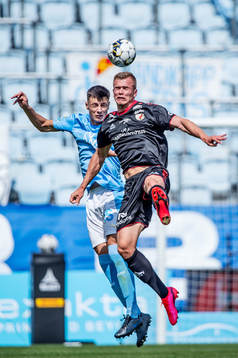 Malmö FFs Anel Ahmedhodzic mot Kalmars Alexander Ahl
