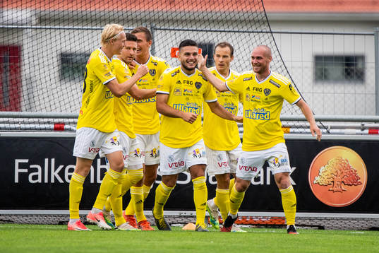 Falkenbergs Edi Sylisufaj jublar