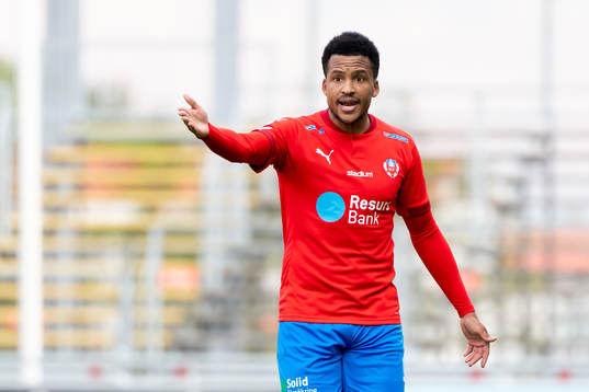 Helsingborgs Martin Olsson reagerar