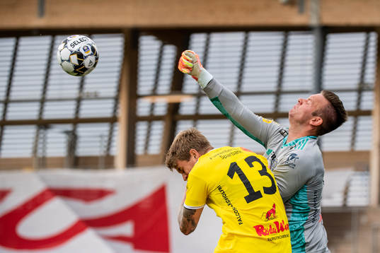 Falkenbergs Marcus Klingenberg Mathisen och målvakt Viktor