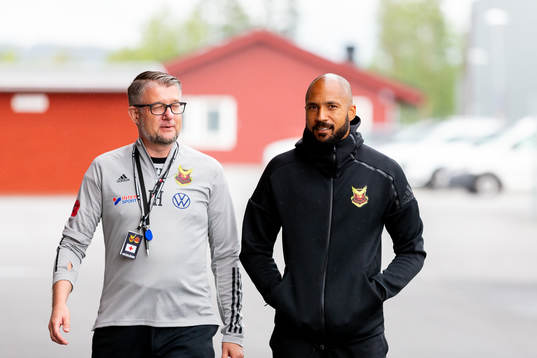 Östersunds läkare Jan Hansson och målvakt Aly Keita