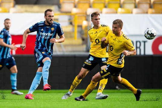 Djurgårdens Emir Kujovic och Elfsborgs Leo Väisänen och