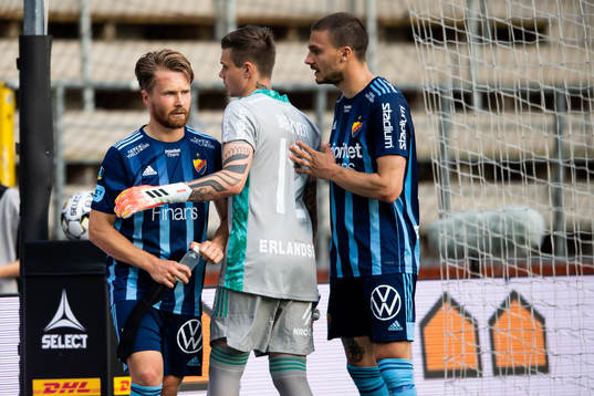 Djurgårdens Jacob Une Larsson (som registrerades som