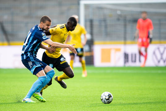 Djurgårdens Erik Berg och Elfsborgs Marokhy Ndione