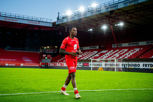 Bläddra bland fler bilder av Football, Eliteserien, Brann - Start