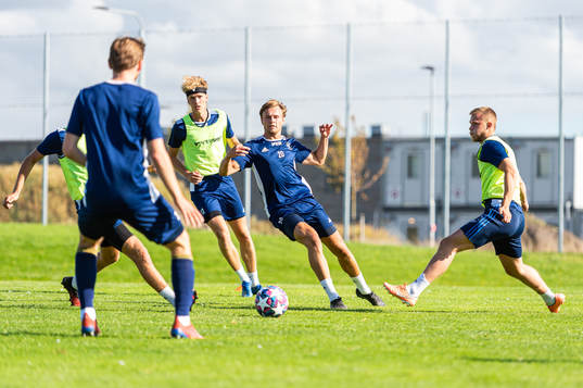 Emil Rydström med lagkamrater