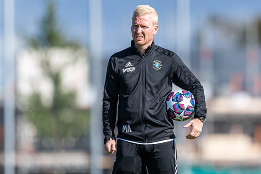 Tränare Mattias Adelstam