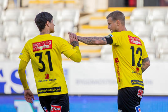 Mjällbys David Löfquist jublar