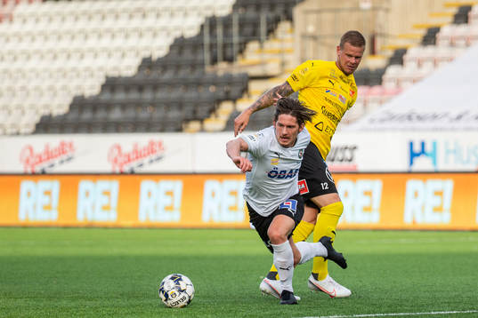 Örebros Robin Book och Mjällbys David Löfquist