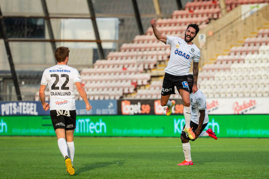 Örebros Nahir Besara jublar