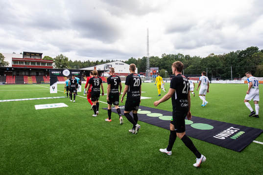 Akropolis och Västerås spelare gör entré