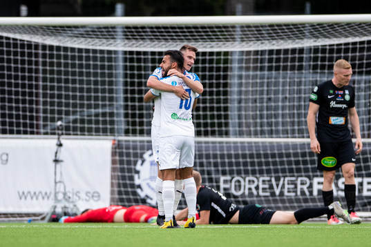 Akropolis Mattias Bouvin jublar