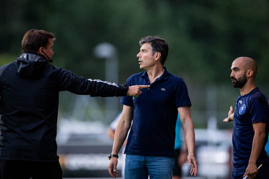 Akropolis assisterande tränare Athanasios Papadopoulos (h)