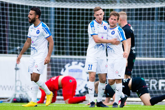 Akropolis Mattias Bouvin jublar med Nicklas Lindqvist