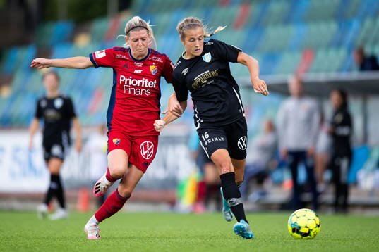 Djurgårdens Olivia Schough och Göteborgs Filippa Angeldal