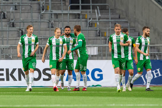 Hammarbys Imad Khalili jublar med lagkamrater
