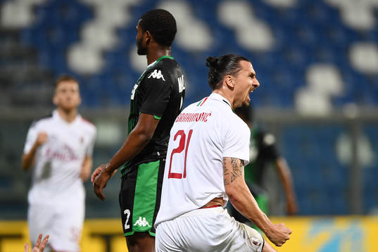 Zlatan Ibrahimovic of AC Milan celebrates