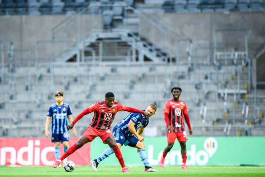 Östersunds Isak Ssewankambo och Djurgårdens Jesper