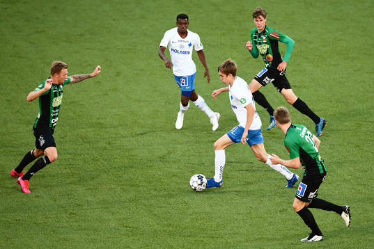 IFK Norrköpings Ísak Bergmann Jóhannesson och Abdulrazaq