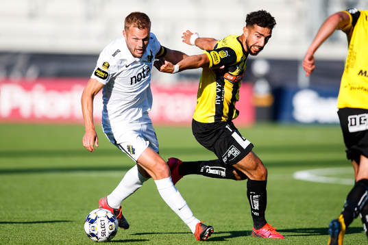 s Sebastian Larsson och Häckens Daleho Irandust