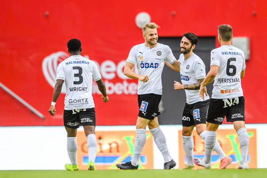 Örebros Kevin Wright, Erik Björndahl, Nahir Besara och