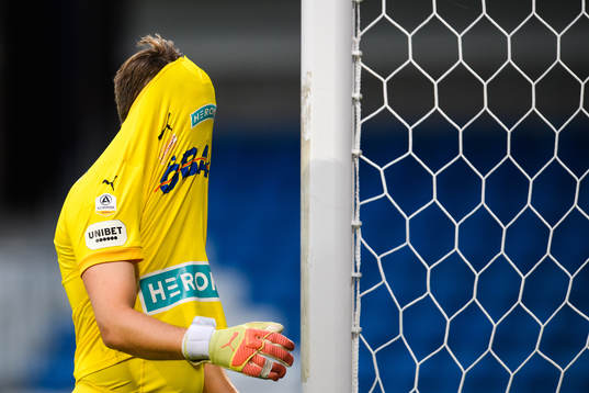 Örebros målvakt Oscar Jansson deppar