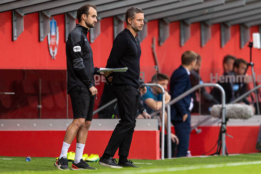Örebros assisterande tränare Vitor Gazimba och tränare