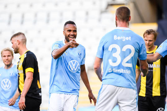 Malmö FFs Isaac Kiese Thelin jublar med Jo Inge Berget