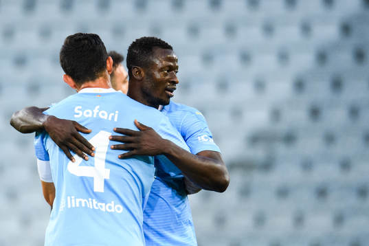 Malmö FFs Behrang Safari och Bonke Innocent jublar