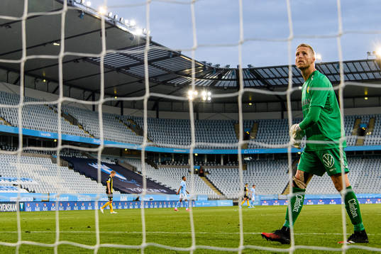 Hammarbys målvakt David Ousted deppar