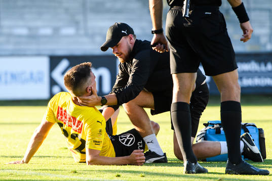 Mjällbys Jesper Gustavsson får vård