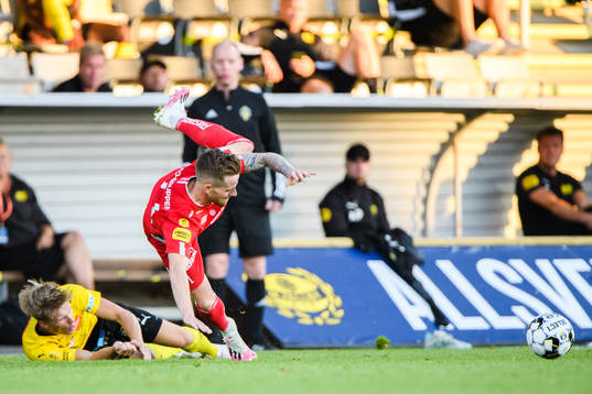 Mjällbys Eric Björkander  och Elfsborgs Rasmus Alm