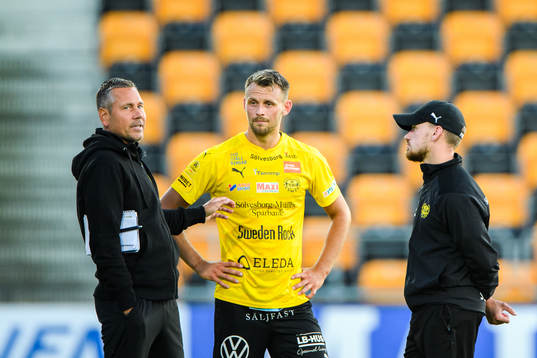 Mjällbys tränare Marcus Lantz och Max Watson