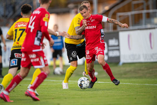 Mjällbys David Löfquist och Elfsborgs Samuel Holmén